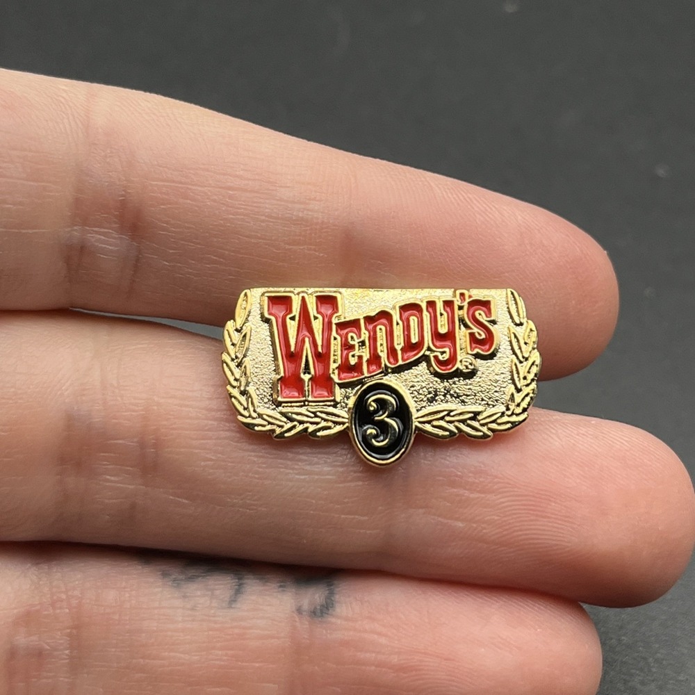 Wendy's Fast Food Restaurant 3 Years Of Service Employee Lapel‎ Hat Pin